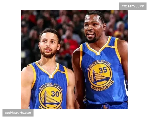 勇士对阵快船季前赛库里汤普森杜兰特合砍高分引爆全场