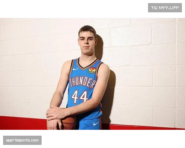 托皮奇借挡拆急停中投命中,得到NBA生涯首分 托皮奇借挡拆急停中投命中,得到NBA生涯首分